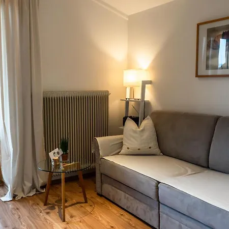 アパート Faustlinghof ザールフェルデン・アム・シュタイナーネン・メアー