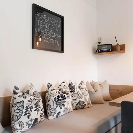 アパート Faustlinghof ザールフェルデン・アム・シュタイナーネン・メアー